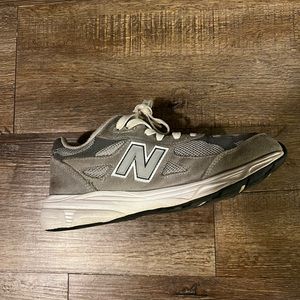 New Balance - Women’s Size 6. Gray. Worn but has a lot of wear left.